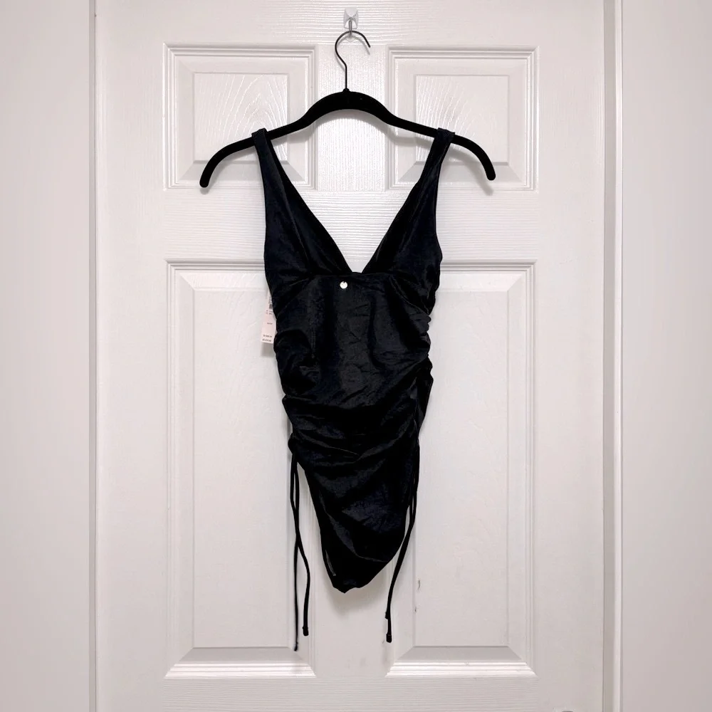 NWT Victoria’s Secret Ruched Plunge One Piece Swimsuit